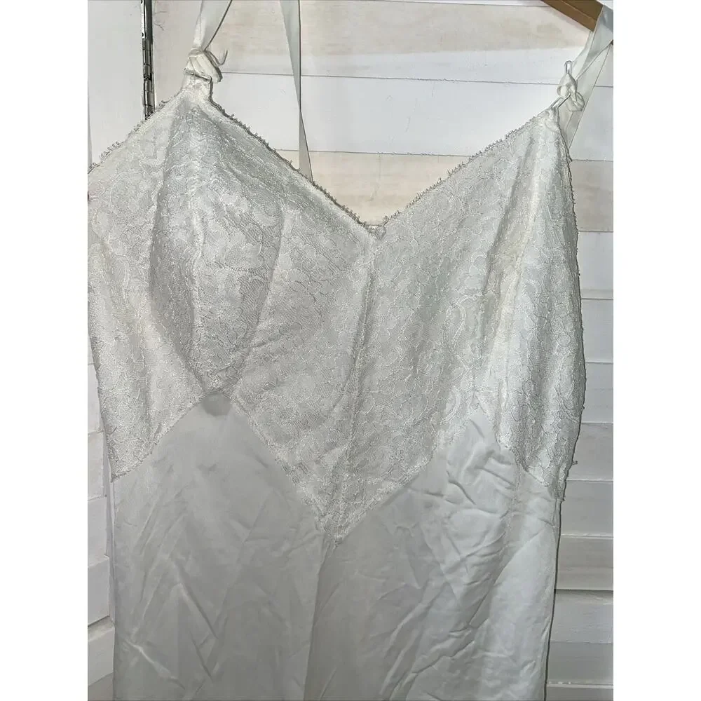 Vintage White Full Dress Slip Nightgown White 5" Lace Hem Sz Small / 34 - Picture 2 of 10